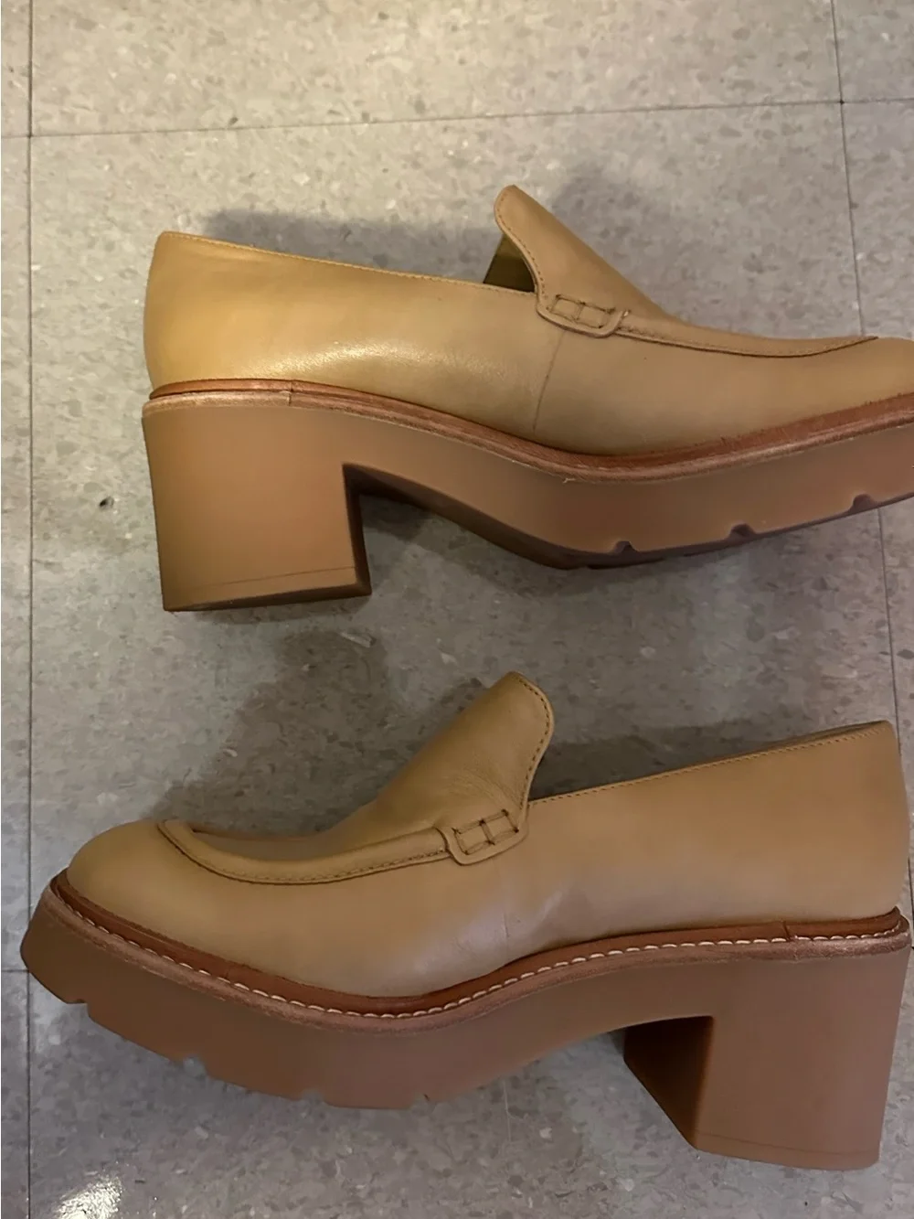 Vince Rowe Platform Leather Loafer Size 7.5 Lug Sole Chunky Shoes Natural Tan